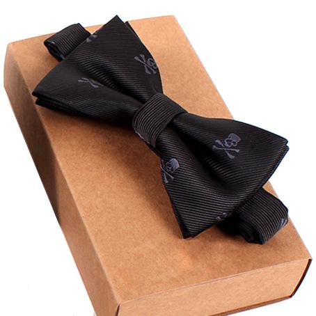 Skull & Crossbones Necktie, Bowtie & Handkerchief Set